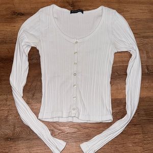 white knitted long sleeve